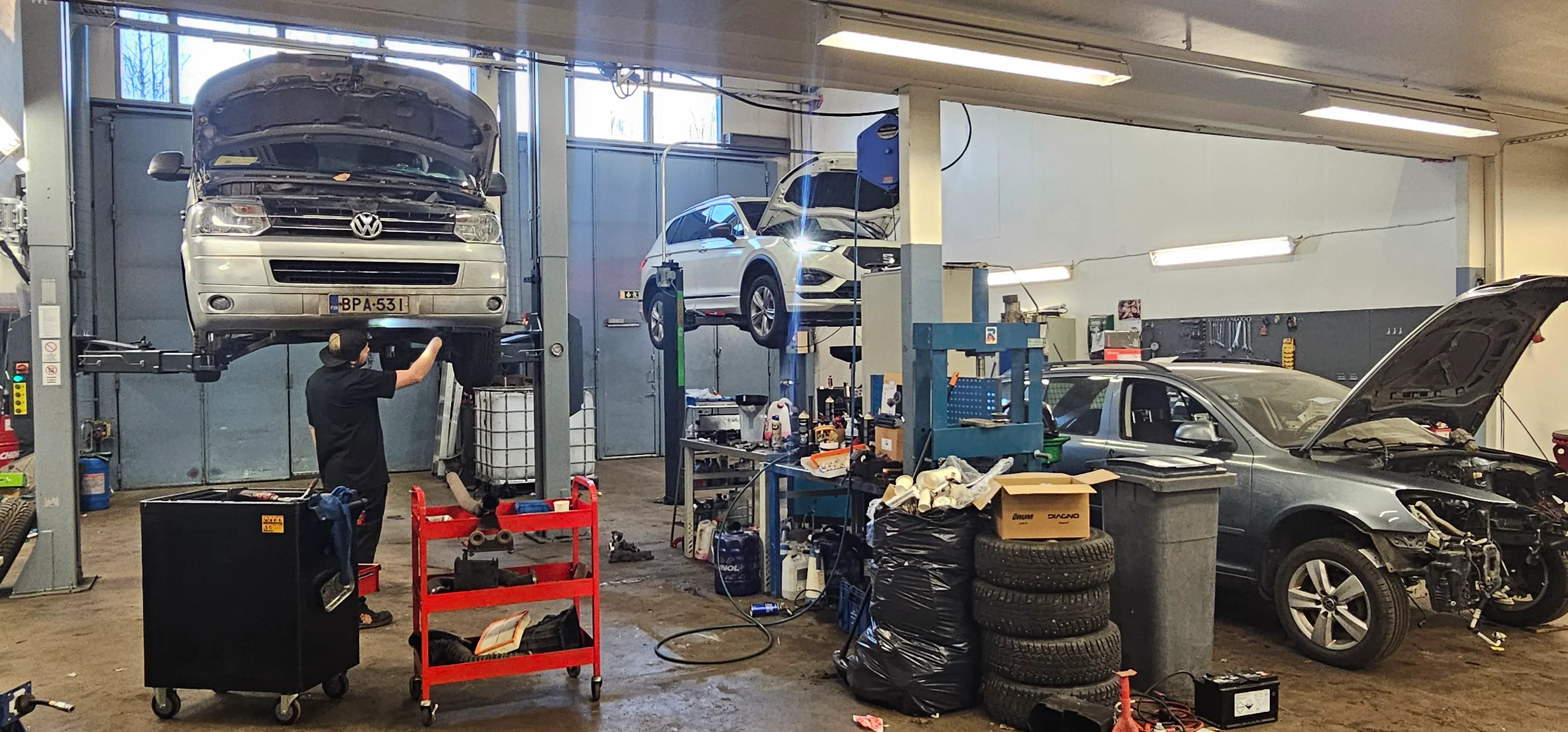 Замена датчика температуры и турбокомпрессора Volkswagen Transporter 2018 2.0 TDI - 1